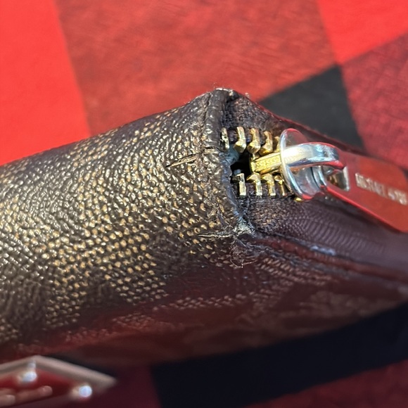 Michael Kors Zip wallet - Picture 10 of 10